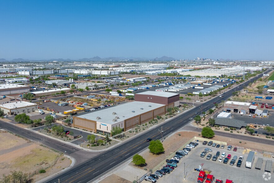 More Photos Of 4940 W Lower Buckeye Rd, Phoenix Manufacturing For Lease