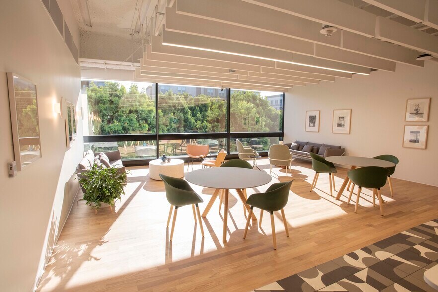 More Photos Of 3349 Michelson Dr, Irvine Coworking Space