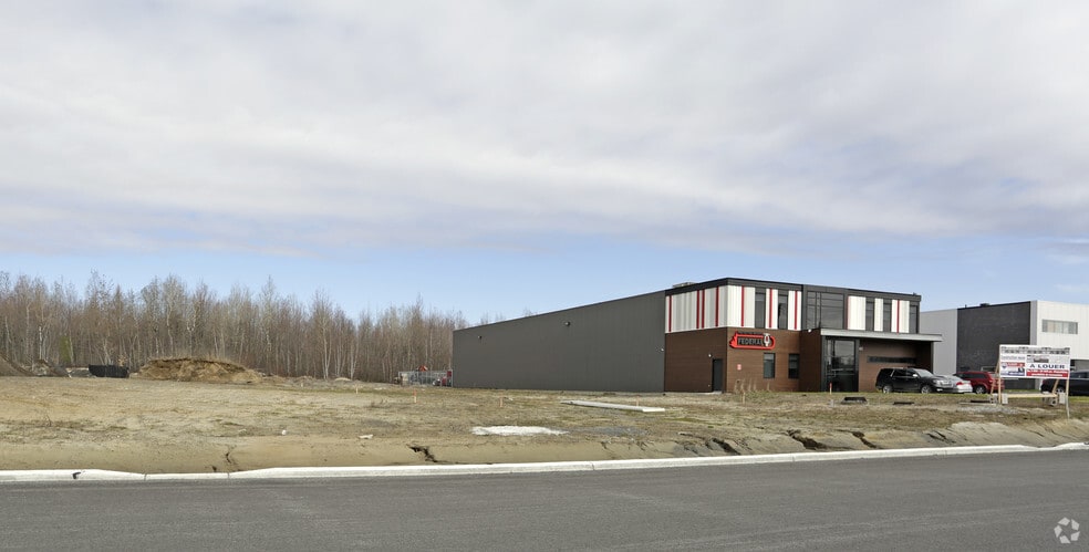 More Photos Of 1041 Rue Des Forges, Terrebonne Warehouse For Lease