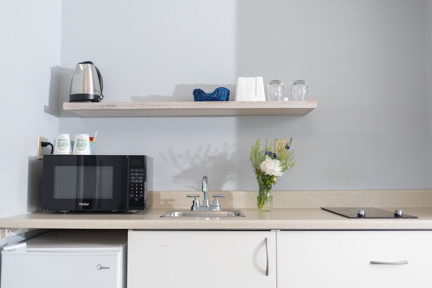 More Photos Of 1399 Main Road, Riverhead Hotel For Sale