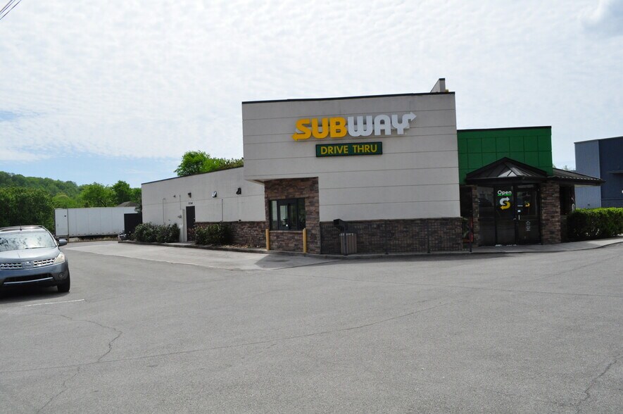 More Photos Of 10244 Kingston Pike, Knoxville Restaurant For Sale