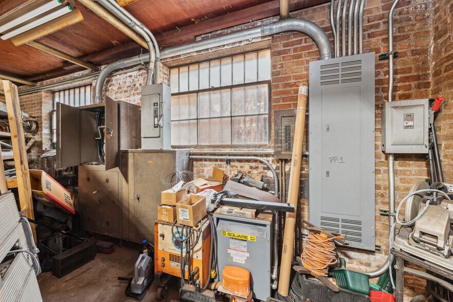 More Photos Of 3957 N Normandy Ave, Chicago Storefront For Sale