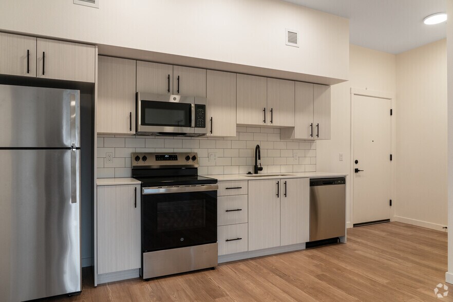 More Photos Of 492 NE 2nd St, Gresham Apartments For Lease