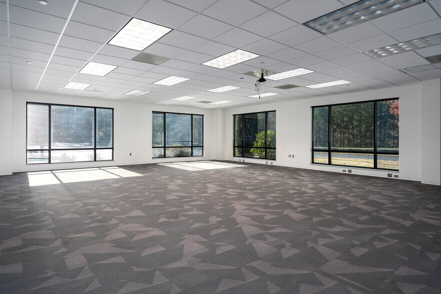 More Photos Of 2500 Corporate Dr, Birmingham Office For Sale