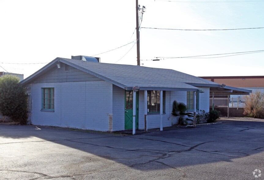 More Photos Of 9606 N Cave Creek Rd, Phoenix Auto Salvage Facility For Sale