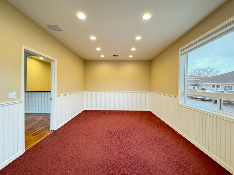 More Photos Of 542-544 N 5th Ave, Sequim Medical For Sale