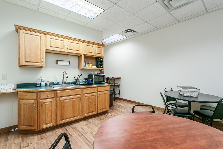 More Photos Of 300 Buell Rd, Rochester Loft Creative Space For Sale