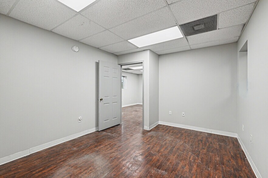 More Photos Of 11421 Interstate 10 E, Baytown Service For Lease