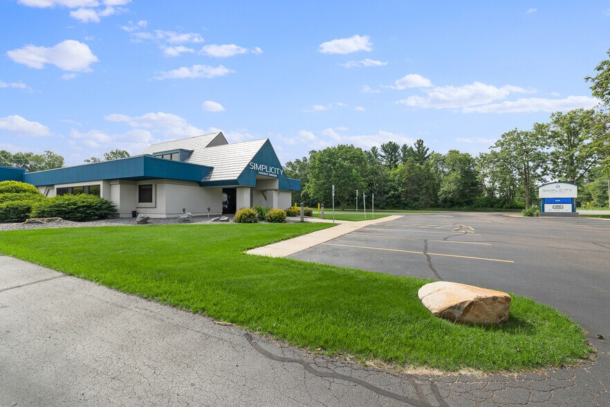 More Photos Of 3101 Hoover Rd, Stevens Point Bank For Sale