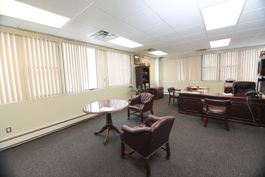 More Photos Of 8 Revolutionary Rd, Ossining Medical For Lease