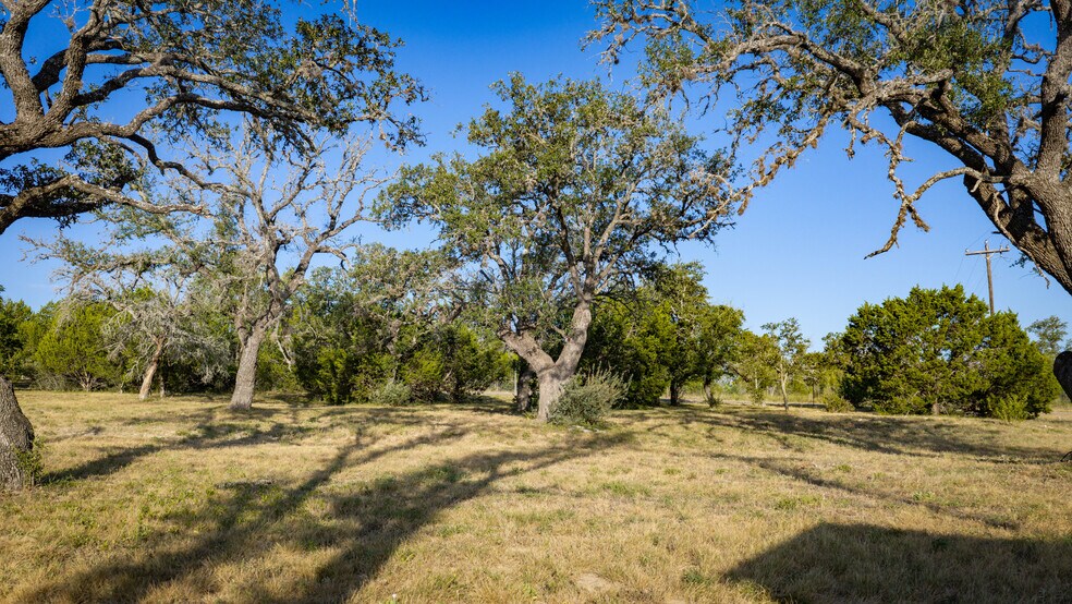 More Photos Of 3 Holiday Rd, Comfort Land For Lease