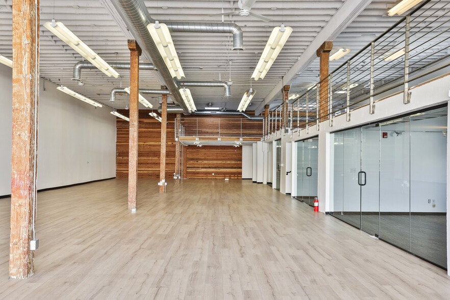 More Photos Of 2505 Mariposa St, San Francisco Research And Development For Sale