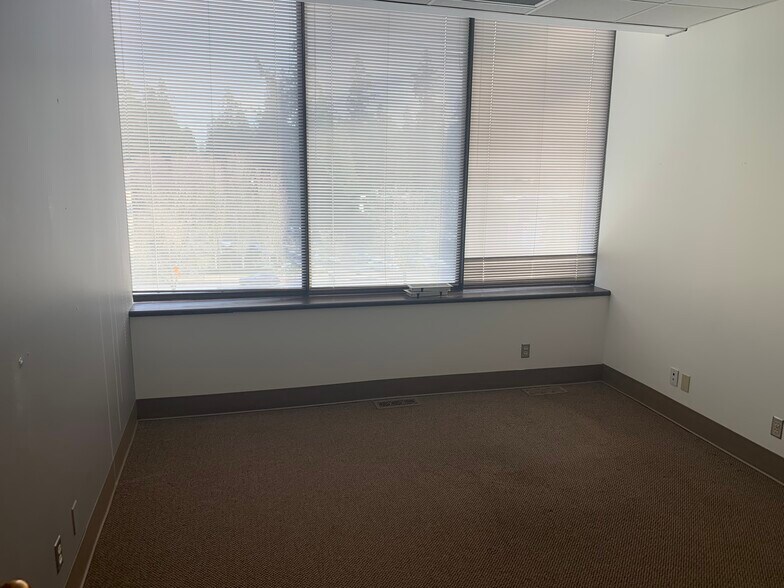 More Photos Of 15446 NE Bel Red Rd, Redmond Office For Sale