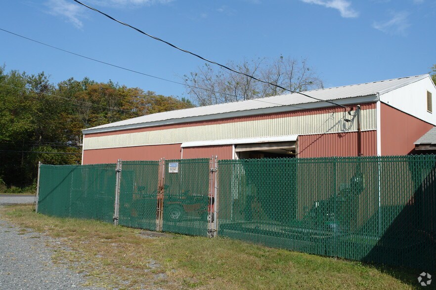 More Photos Of 1392 Route 130, Windsor Showroom For Lease