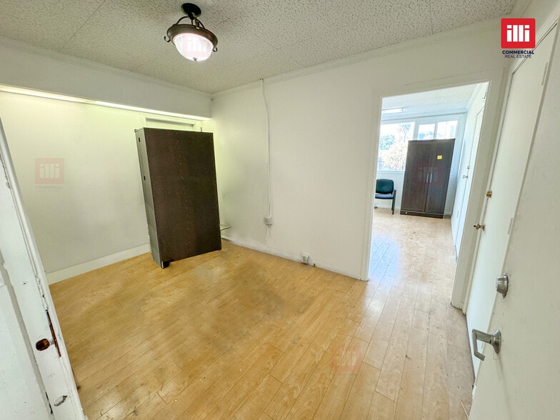 More Photos Of 8240 Beverly Blvd, Los Angeles Storefront Retail Office For Lease