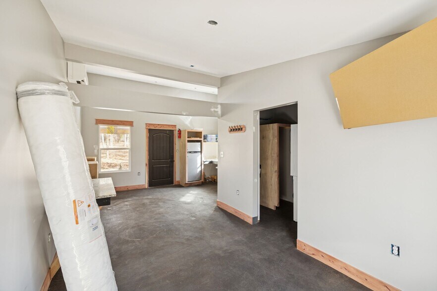 More Photos Of 3158 Summertown Hwy, Summertown Hotel For Sale