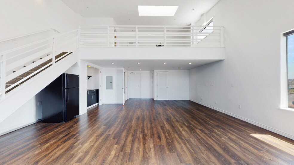 More Photos Of 1250 Missouri St, San Francisco Light Distribution For Lease