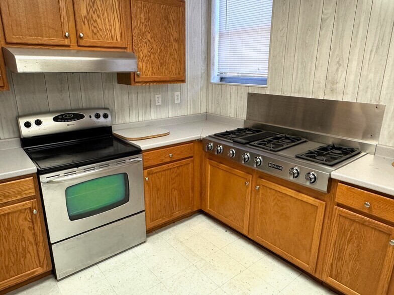 More Photos Of 5061 Austell-Powder Springs Rd, Clarkdale Religious Facility For Sale