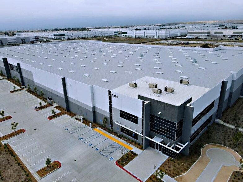 More Photos Of 2380 W Base Line Rd, Fontana Distribution For Lease
