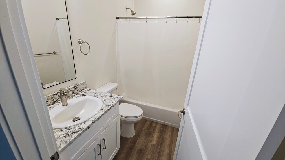 More Photos Of 700 Red Table dr, Gypsum Apartments For Sale