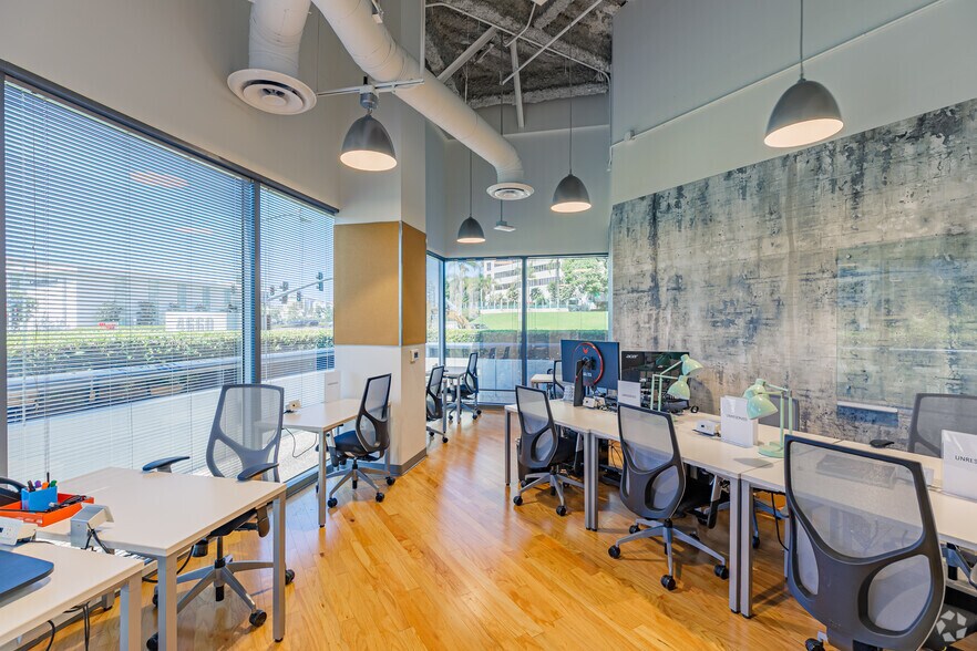 More Photos Of 4660 La Jolla Village Dr, San Diego Office For Lease