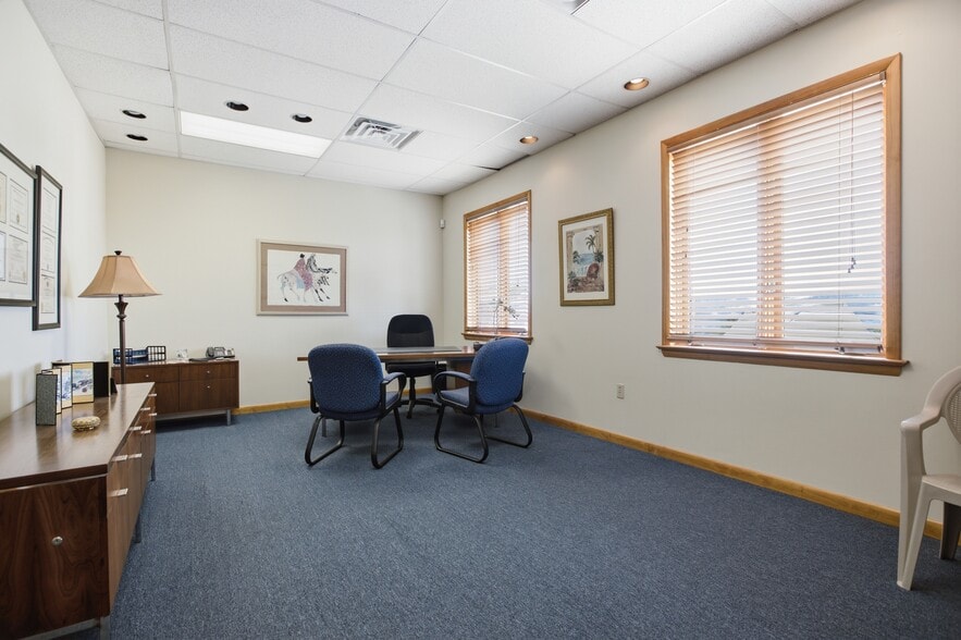 More Photos Of 3519 Bigelow Blvd, Pittsburgh Office For Sale