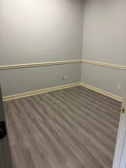 More Photos Of 3578 Oaktree Dr, Semmes Loft Creative Space For Lease