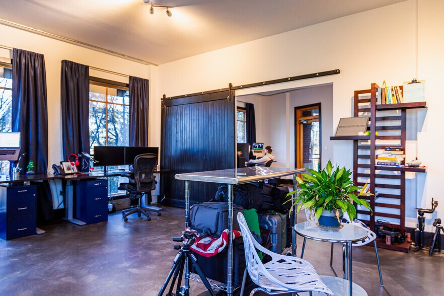 More Photos Of 319 Atlanta St, Marietta Office For Sale