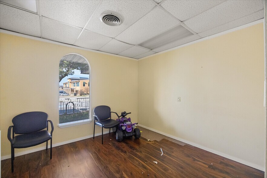 More Photos Of 6605 Dan Danciger Rd, Fort Worth Office For Sale