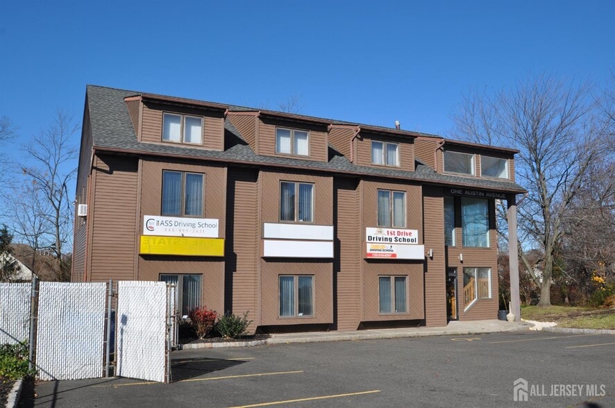 More Photos Of 1 Austin Ave, Iselin Medical For Lease