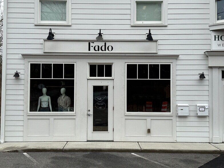 More Photos Of 152 Bedford Rd, Katonah Storefront Retail Office For Lease