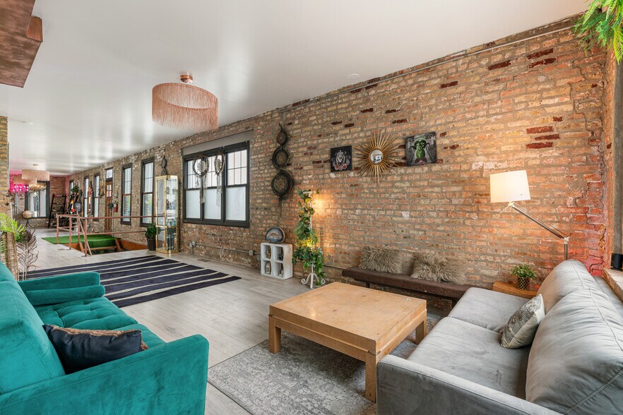 More Photos Of 2331 N Elston Ct, Chicago Industrial For Sale