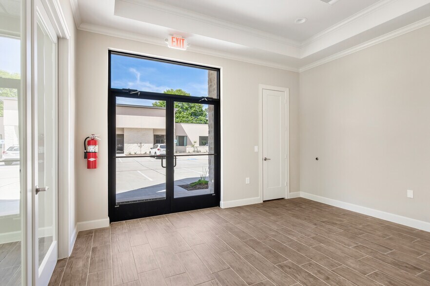 More Photos Of 855 Rockmead Dr, Kingwood Office For Lease