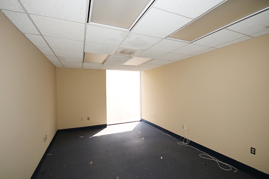 More Photos Of 1444 Watson Blvd, Warner Robins Office For Lease