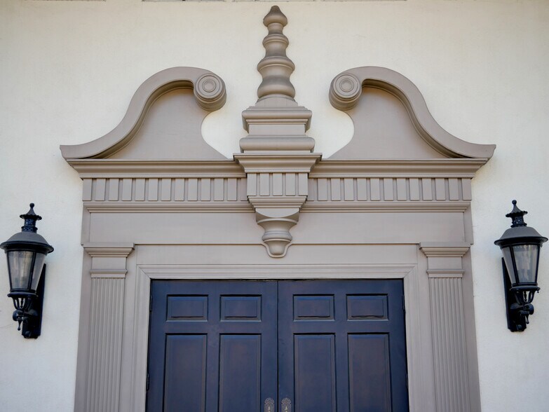 More Photos Of 250 N Golden Circle Dr, Santa Ana Office For Lease