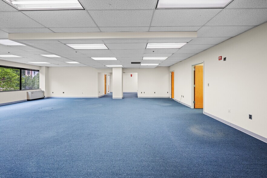 More Photos Of 11490 Commerce Park Dr, Reston Office For Sale