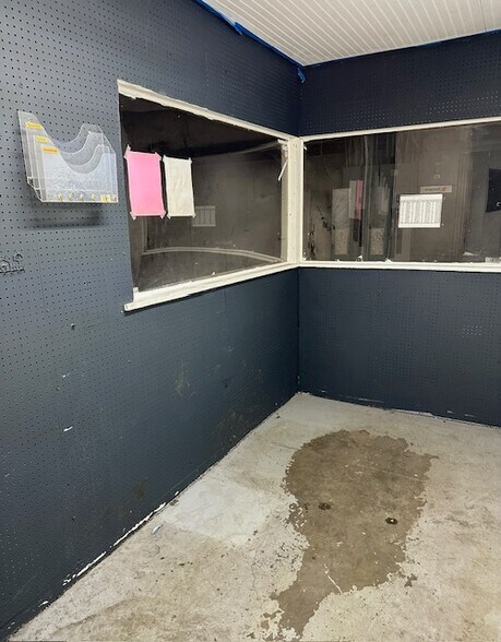 More Photos Of 7226 Harrisburg Rd, Charlotte Warehouse For Sale