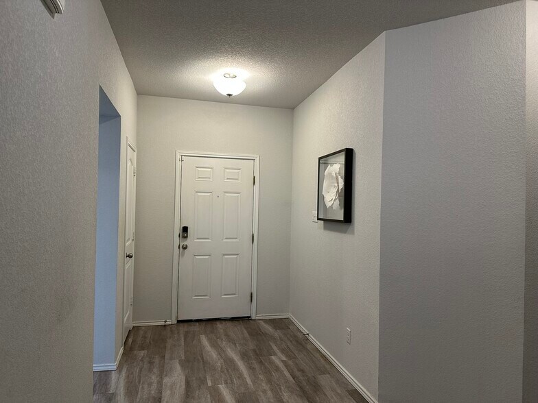 More Photos Of 104 Green Jay Dr, Jarrell Specialty For Sale