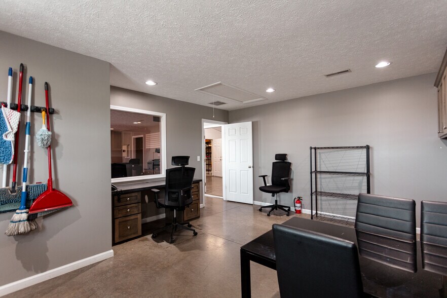 More Photos Of 1633 N Main St, Jamestown Auto Dealership For Sale