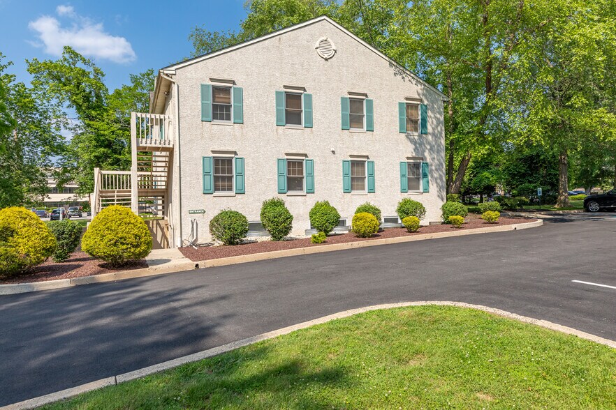 Primary Photo Of 900 Lenmar Dr, Blue Bell Office For Sale