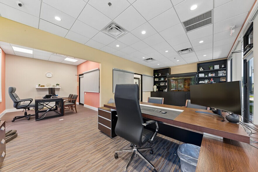 More Photos Of 1590 S Congress Ave, West Palm Beach Medical For Sale