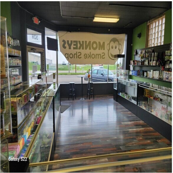 More Photos Of 324-328 N Dixie Dr, Vandalia Storefront Retail Office For Lease