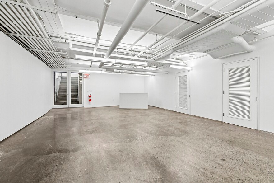 More Photos Of 393 W Broadway, New York Apartments For Sale