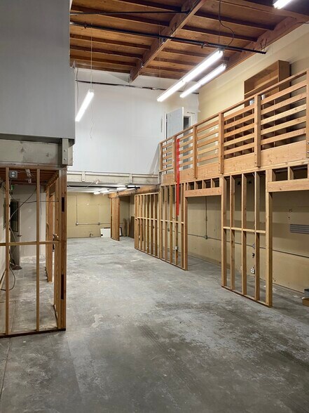 More Photos Of 430 N Canal St, South San Francisco Manufacturing For Sale
