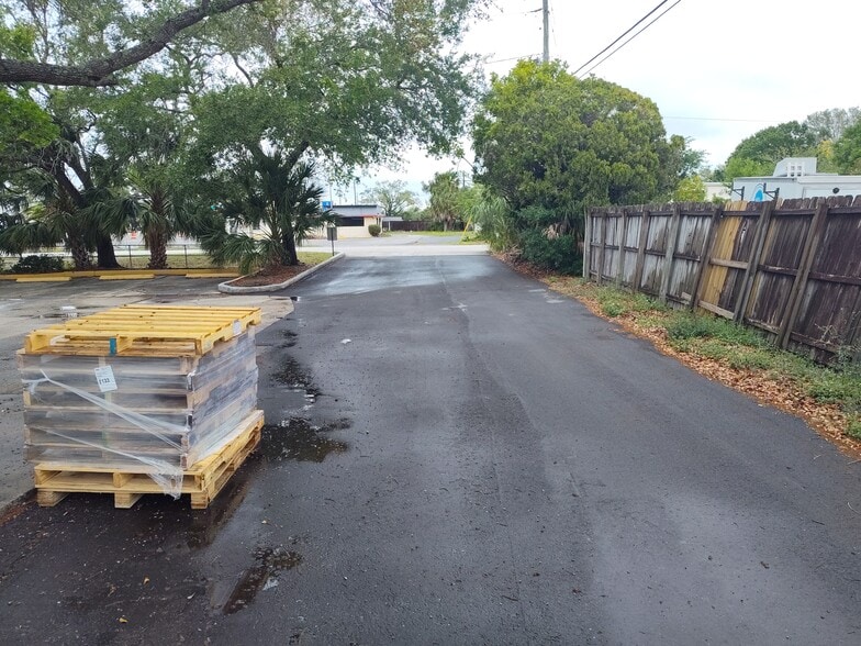 More Photos Of 4801 66th St N, Kenneth City Mixed Retail For Sale