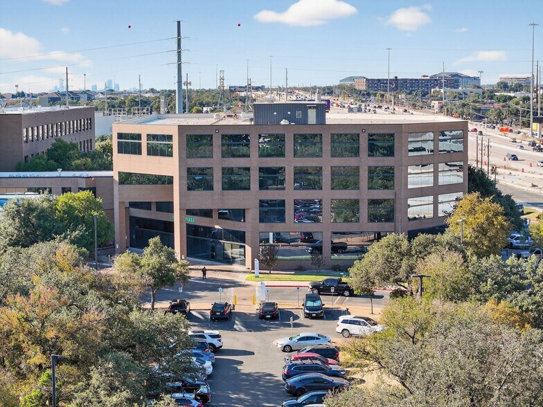 More Photos Of 11111 Research Blvd, Austin Medical For Lease