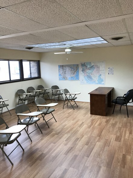 More Photos Of 311 Maple Ave W, Vienna Medical For Lease