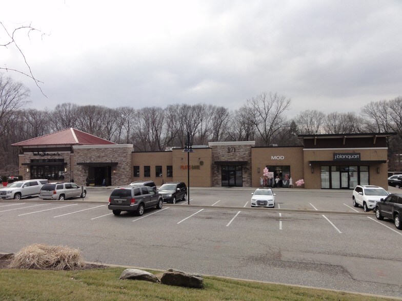 More Photos Of 871 S Arbor Vitae, Edwardsville General Retail For Lease