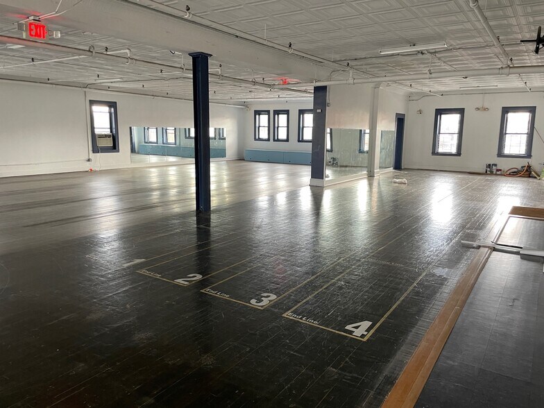More Photos Of 17-23 N Main St, Port Chester Loft Creative Space For Lease