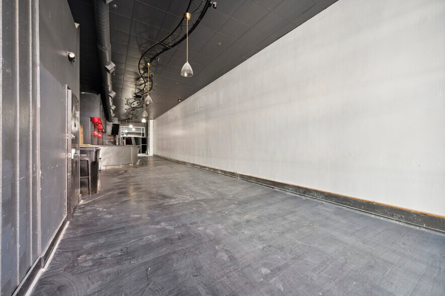 More Photos Of 312 Market St, Philadelphia Restaurant For Lease